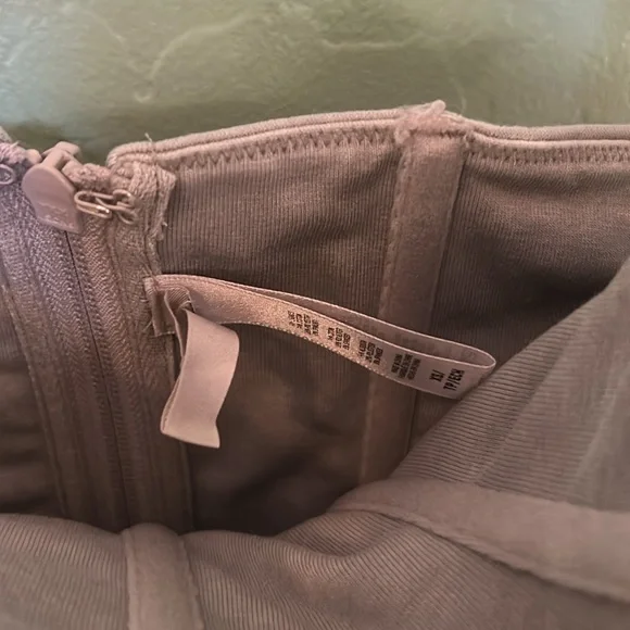 SKIMS Gray Corset Top - Picture 2 of 3